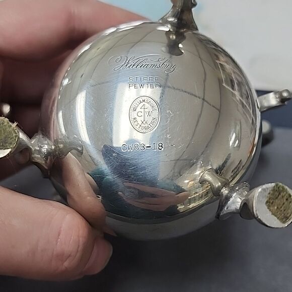 Vintage Colonial Williamsburg Stieff Pewter Footed Creamer - Picture 2 of 2